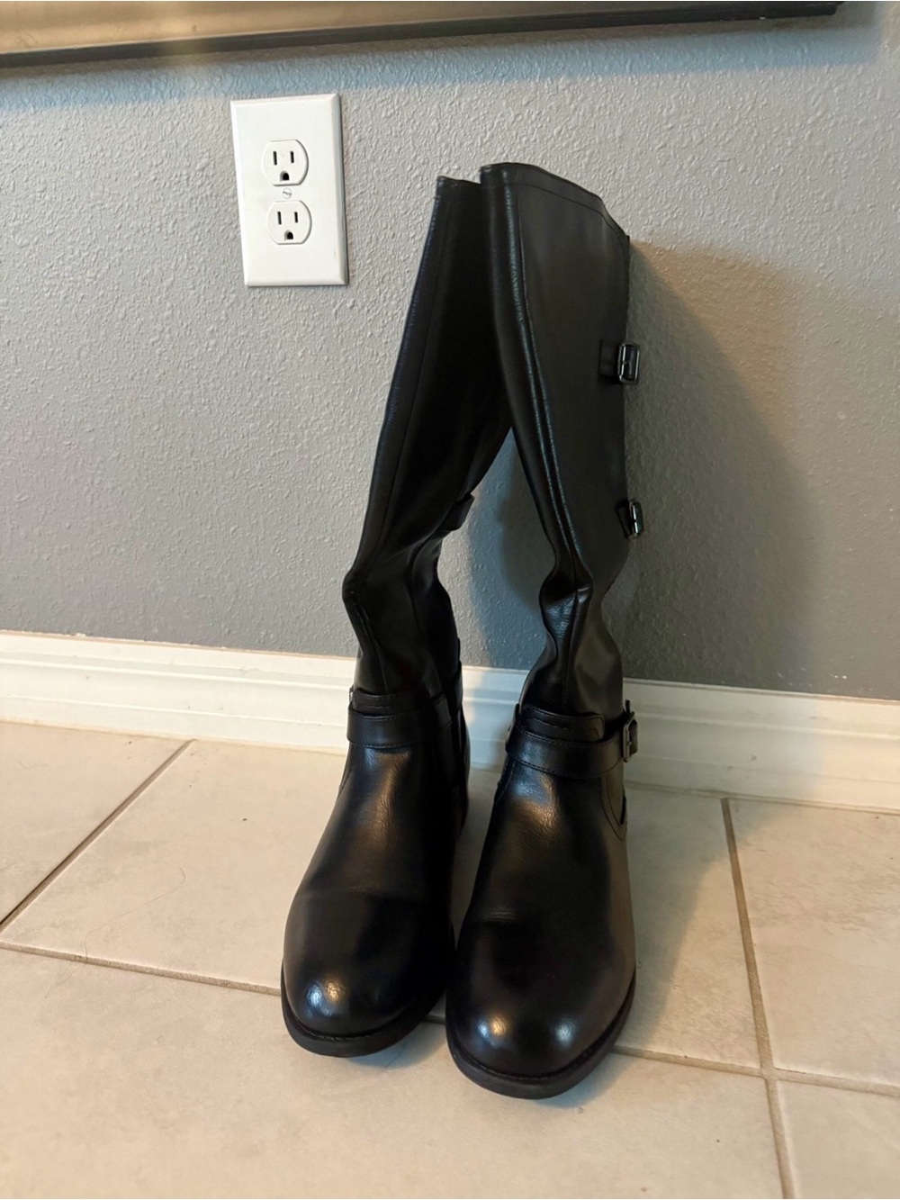 SHEIN Black Knee-High Buckle Riding Boots